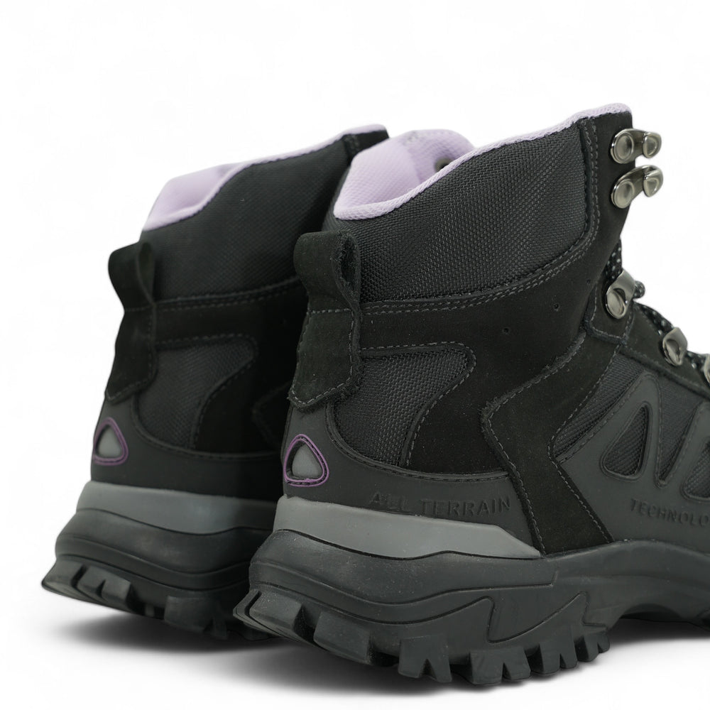 
                  
                    Bota Abril Negro
                  
                