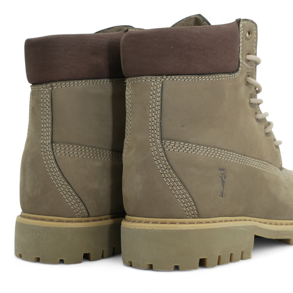 
                  
                    Bota Clasica Stell Taupe
                  
                