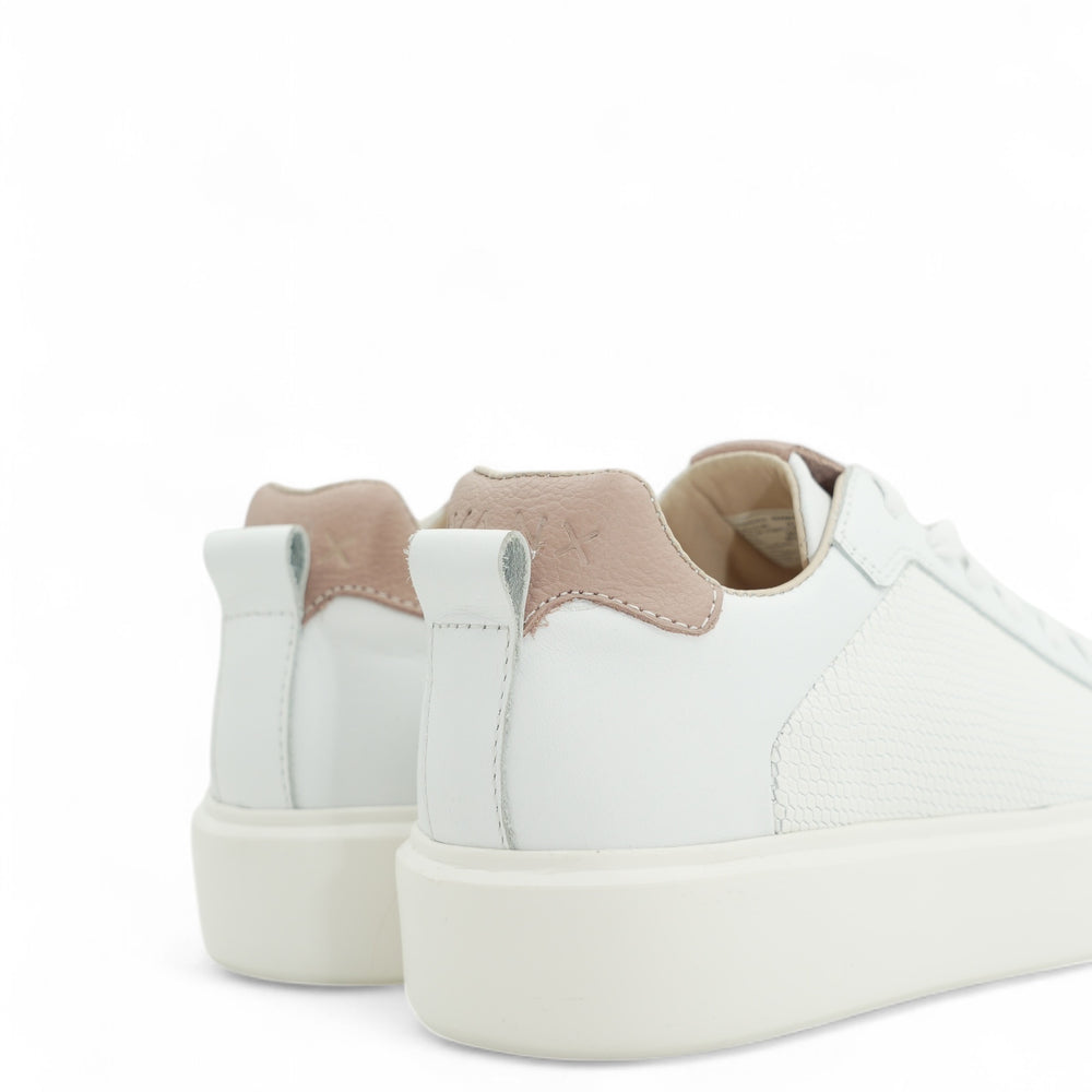 
                  
                    Sneaker Ada Blanco
                  
                